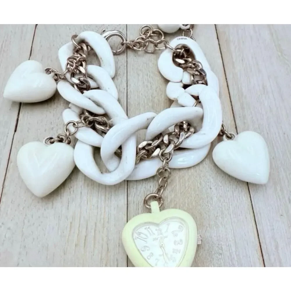 Betsey Johnson Vintage‎ Puffy 3D White Acrylic Heart Chain Bracelet Watch BJ7016